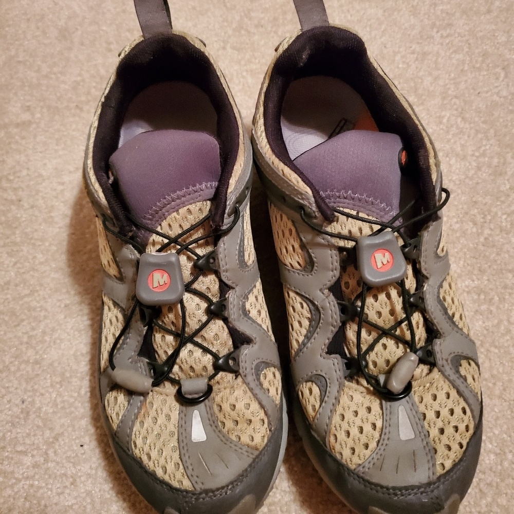 Merrell good condition size 8 water shoes